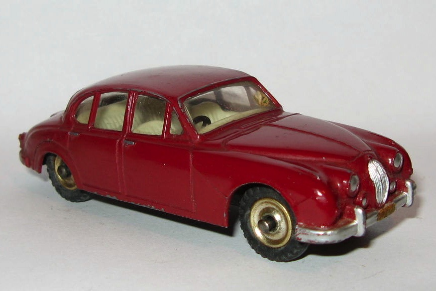 195 JAGUAR 3.4 LITRE.jpg